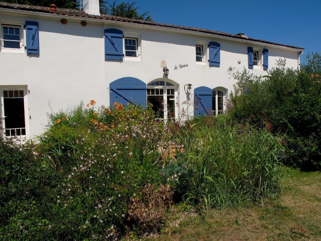 La Claverie Sainte-Radégonde-des-Noyers Екстериор снимка