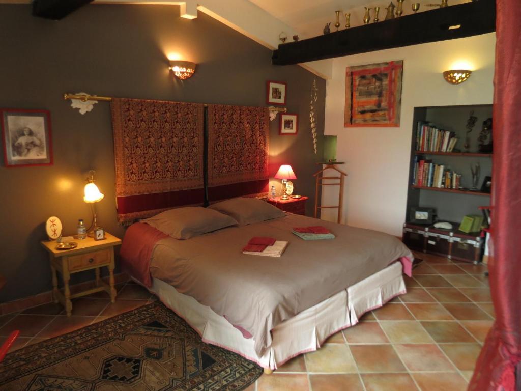 La Claverie Sainte-Radégonde-des-Noyers Стая снимка
